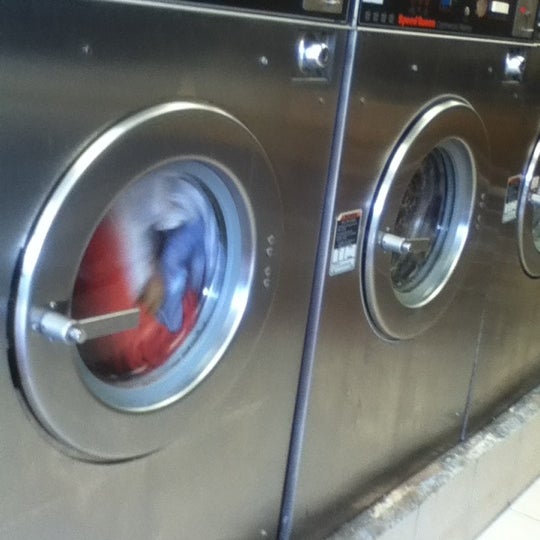 Greenville Plaza Laundromat Laundry Service in Scarsdale