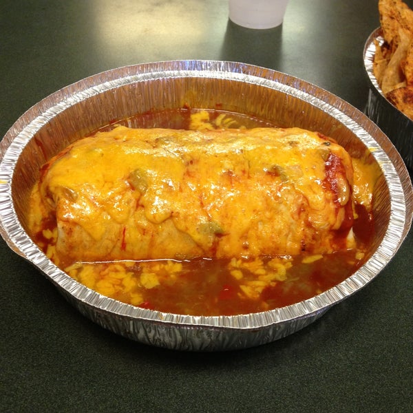 Foto diambil di Carlito&#39;s Burritos oleh Casey T. pada 4/20/2013