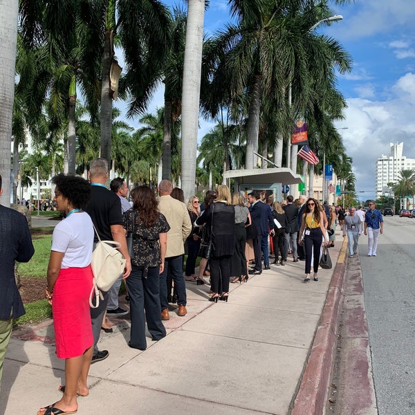 Снимок сделан в The Fillmore Miami Beach at The Jackie Gleason Theater пользователем Barbara Ann R. 11/13/2019