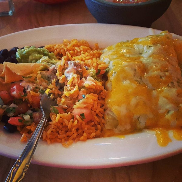 8/4/2015 tarihinde Barbara Ann R.ziyaretçi tarafından Taqueria El Patron Mexican Grill'de çekilen fotoğraf