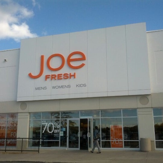 Joe Fresh Clothing Store in Mississauga