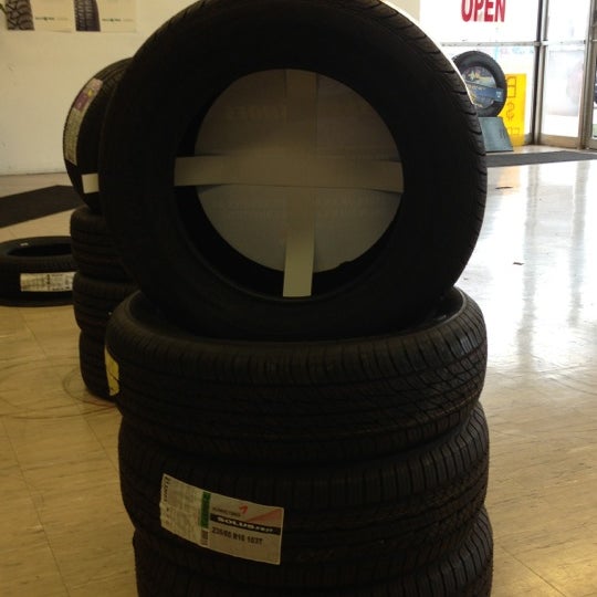 Goodyear Tire Giant Automotive Repair Shop in Roseville