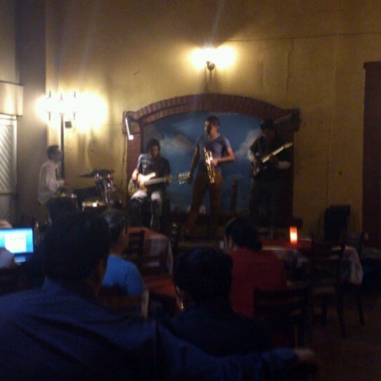 10/4/2013にLuis Y.がLa Mandrágora Café + Barで撮った写真