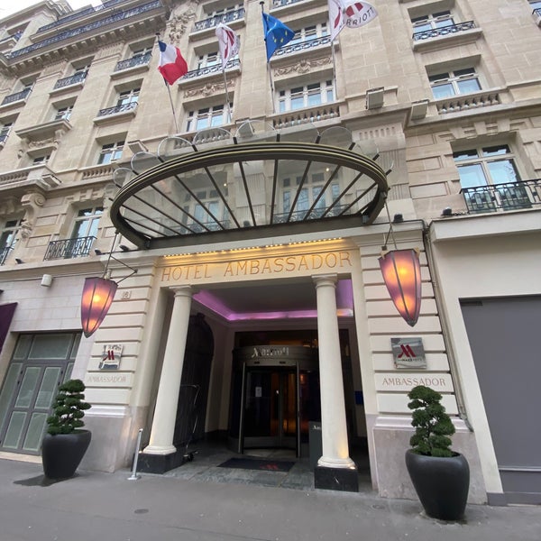 Foto tirada no(a) Paris Marriott Opera Ambassador Hotel por Ivan A. em 2/22/2022
