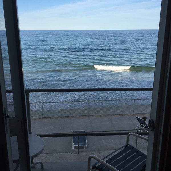 Oceanfront rooms are sweet! Waves very close during high tide