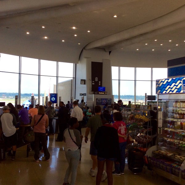 Photo prise au Ronald Reagan Washington National Airport (DCA) par Tod C. le6/13/2015