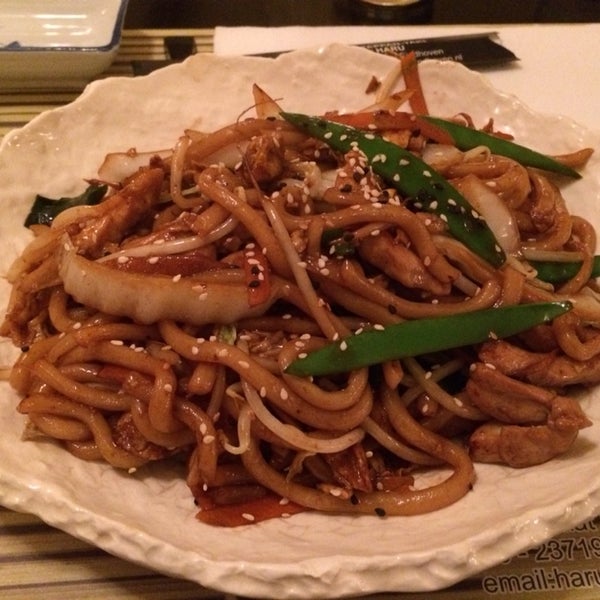 Delicious udon noodles with fresh veggies