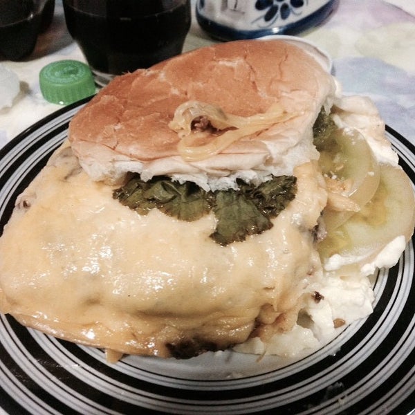 5/10/2015にCarolina R.がJoca&#39;s Burgerで撮った写真
