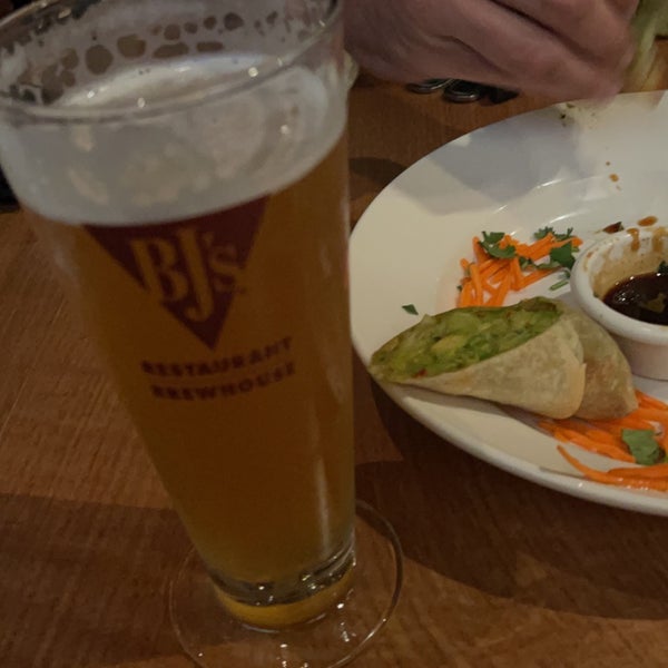 Photo taken at BJ&#39;s Restaurant &amp; Brewhouse by Brittany F. on 6/5/2021