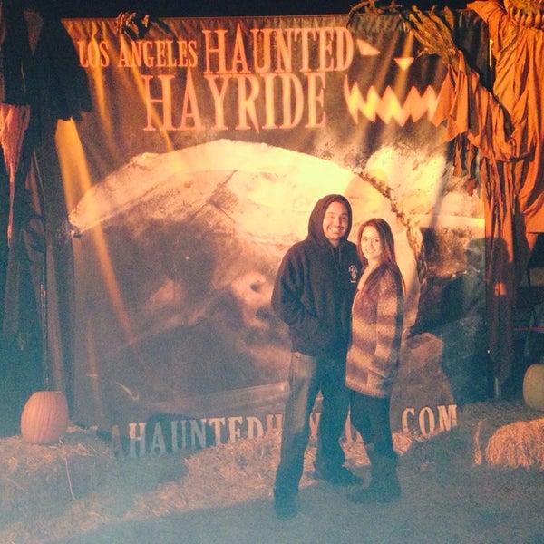 Foto diambil di Los Angeles Haunted Hayride oleh Brittany F. pada 10/31/2013