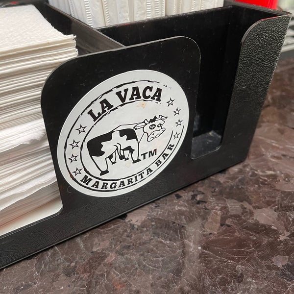 รูปภาพถ่ายที่ La Vaca Margarita Bar โดย David H. เมื่อ 1/28/2022