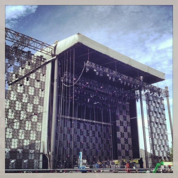 Photo prise au Electric Zoo par Laurence P. le8/24/2013