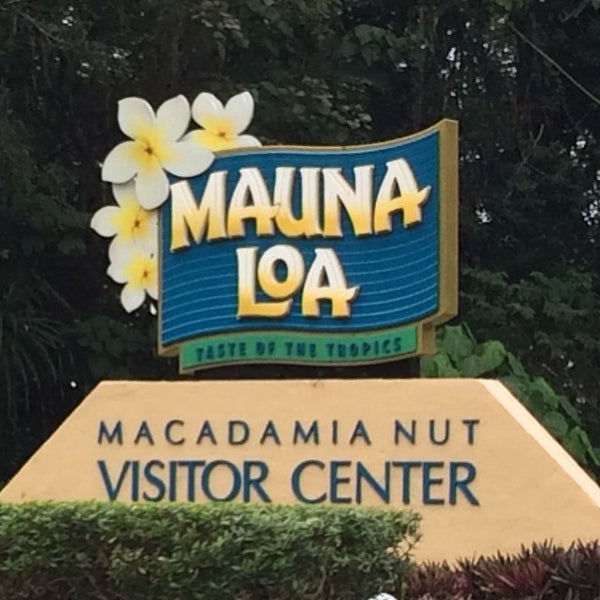 Photo taken at Mauna Loa Macadamia Nut Visitor Center by Ian F. on 3/17/2015