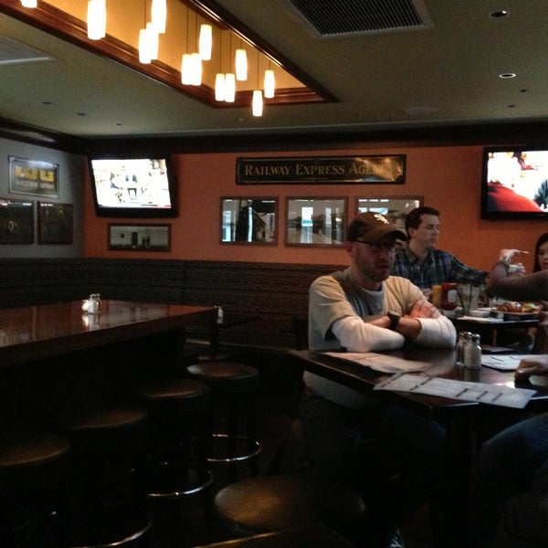 4/6/2013에 Jim K.님이 New Line Tavern에서 찍은 사진