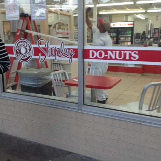 Photo taken at Shipley Do-Nuts by Dominique C. on 11/24/2012