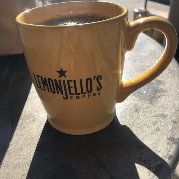 Das Foto wurde bei Lemonjello&#39;s Coffee von Amy P. am 9/5/2019 aufgenommen