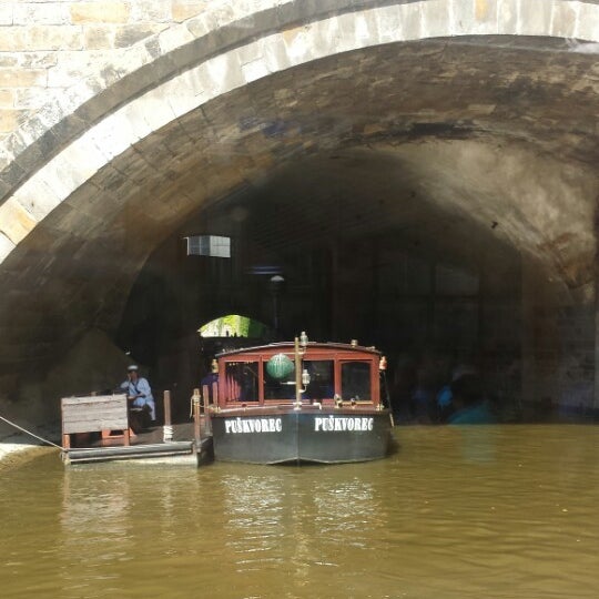 8/29/2013 tarihinde Ángeles F.ziyaretçi tarafından Restaurant Kamenný Most'de çekilen fotoğraf