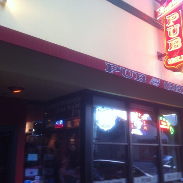 10/30/2013 tarihinde Bob Q.ziyaretçi tarafından Buffalo Pub and Grill'de çekilen fotoğraf