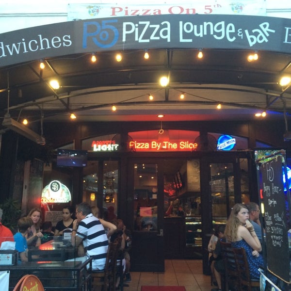 Снимок сделан в PO5 Pizza Lounge (Pizza on 5th) пользователем Bob Q. 7/30/2014