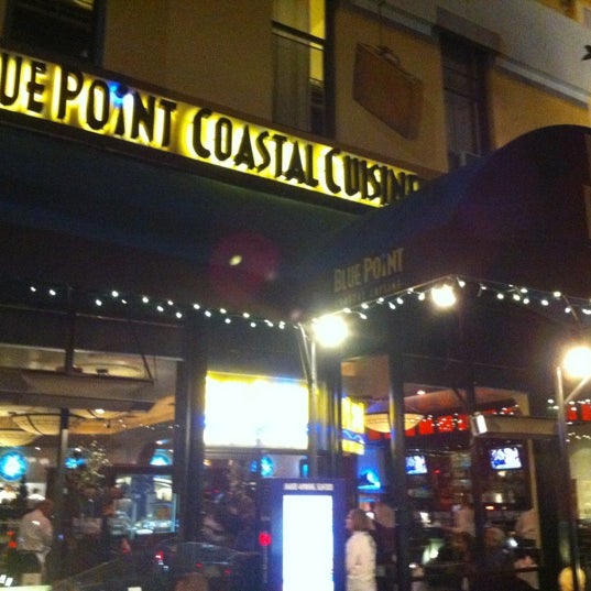 รูปภาพถ่ายที่ Blue Point Coastal Cuisine โดย Bob Q. เมื่อ 11/17/2012