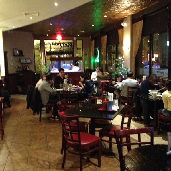 3/15/2013 tarihinde Gary F.ziyaretçi tarafından Pho Hoa Restaurant'de çekilen fotoğraf
