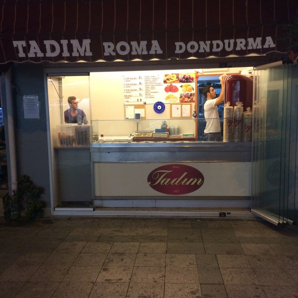 Das Foto wurde bei Tadım Roma Dondurma von Aydeniz I. am 9/15/2016 aufgenommen