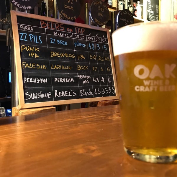 Photo taken at OAK Wine and Craft Beer by Ruslan D. on 10/24/2019