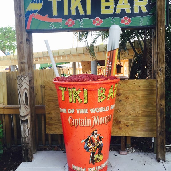 Photo taken at Tiki Bar by Suky B. on 5/28/2016