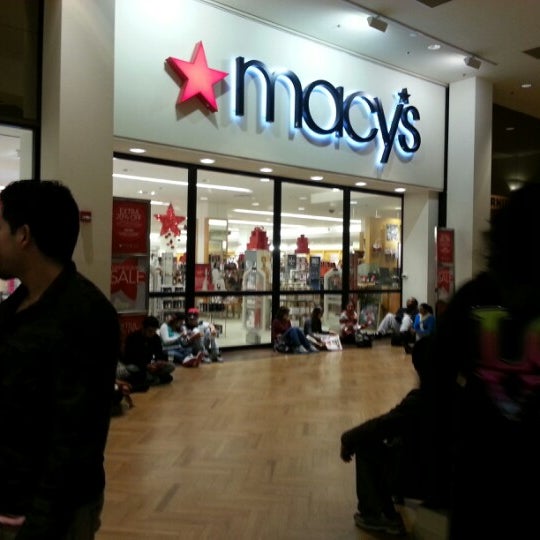Macy's Furniture Gallery Atlanta'da Büyük Mağaza