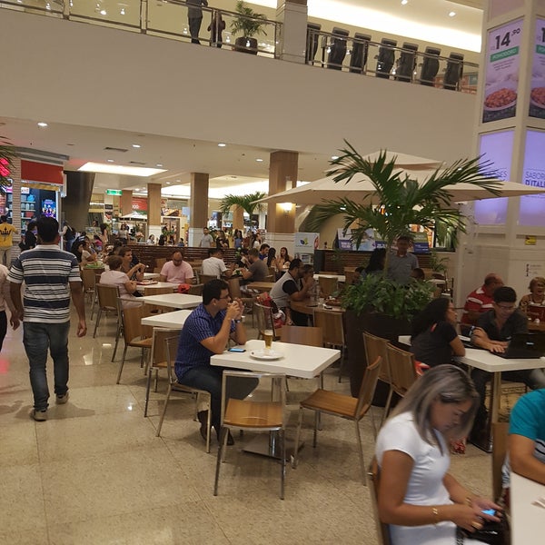Photo taken at Shopping da Ilha by Gleyson J. on 9/29/2017