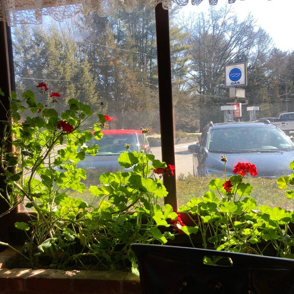 The Olde Blue Bird Inn Restaurant - American Restaurant