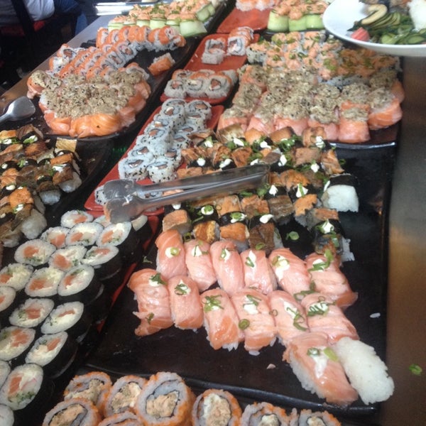 10/10/2014にKarina R.がHatti Sushiで撮った写真