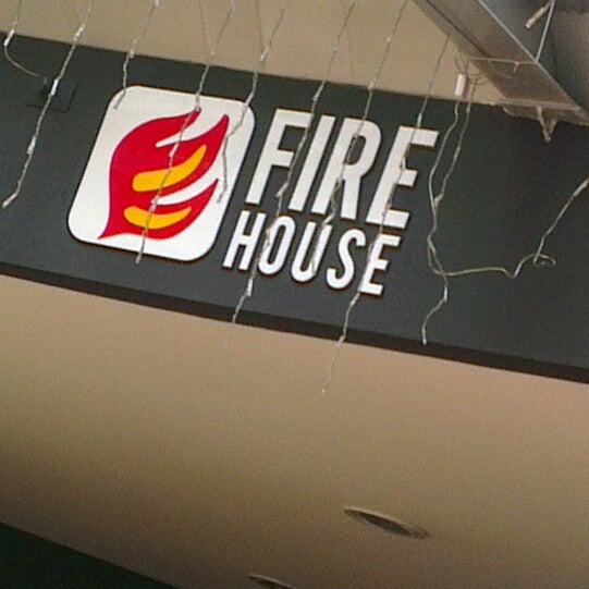 Photo taken at FIREHOUSE by Camilo B. on 4/17/2013