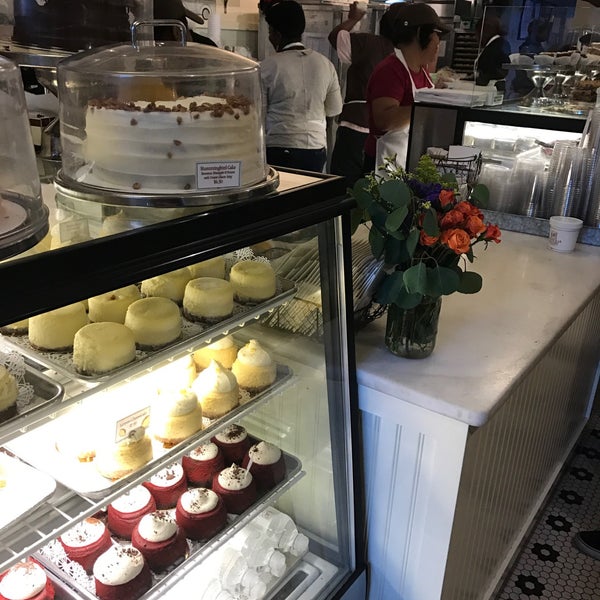 Photos at Magnolia Bakery Rockefeller Center 1240 Avenue of the