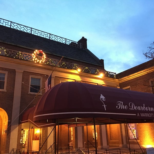 Foto tirada no(a) The Dearborn Inn, A Marriott Hotel por @24K em 12/9/2015
