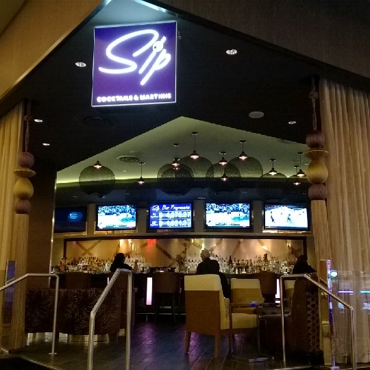 Sip Cocktails & Martinis Las Vegas, NV