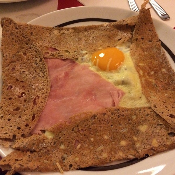 Photo taken at Crêperie Bretonne Annaick by Anna A. on 5/11/2015