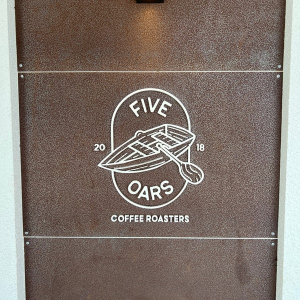 Photo taken at Five Oars Coffee Roasters by Grace on 7/4/2022