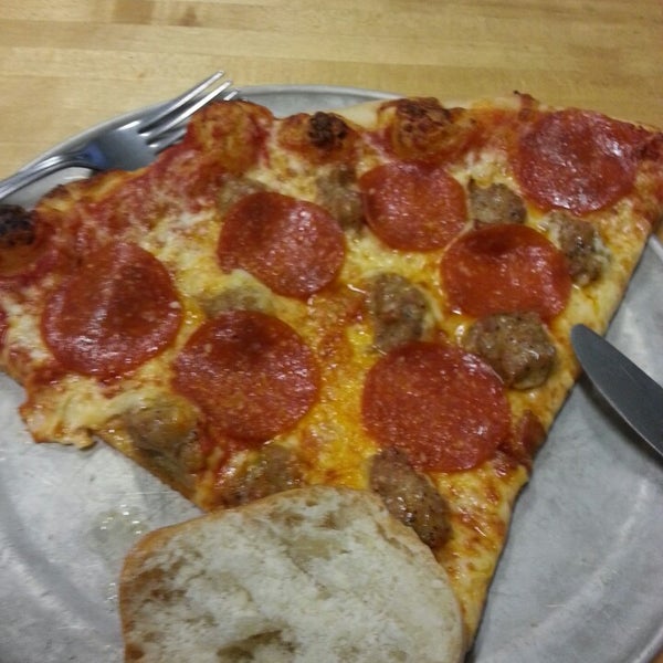 Times Square Pizza Now Closed Pizza Place In Walker S Point