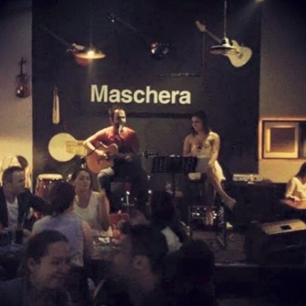 Foto diambil di Maschera Efes Beer Cafe &amp; Bistro oleh Fehim C. pada 6/10/2015