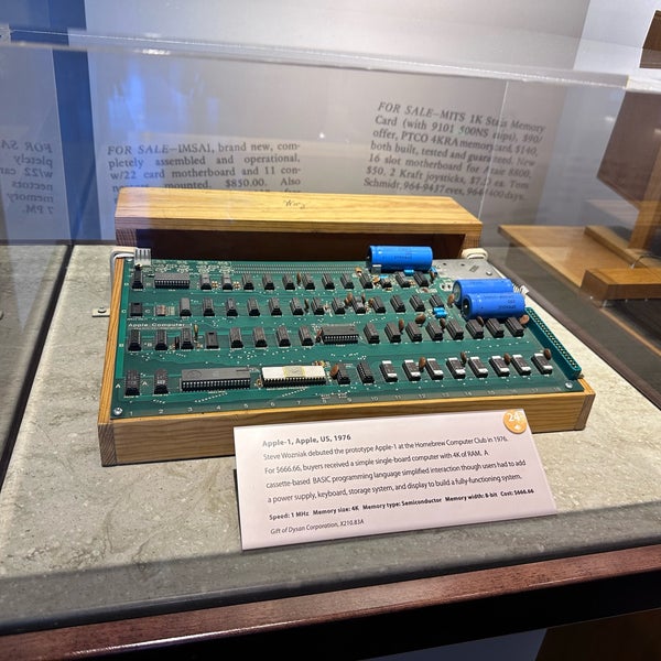 Foto diambil di Computer History Museum oleh Priscila M. pada 7/8/2023