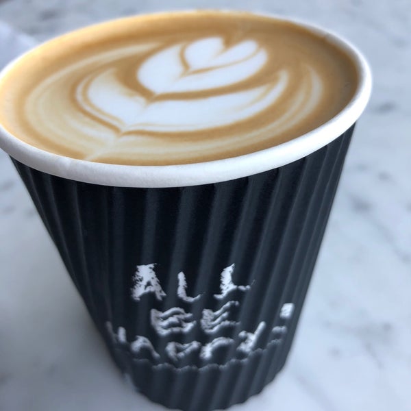 2/17/2018にKatya K.がLaughing Man Coffee &amp; Teaで撮った写真