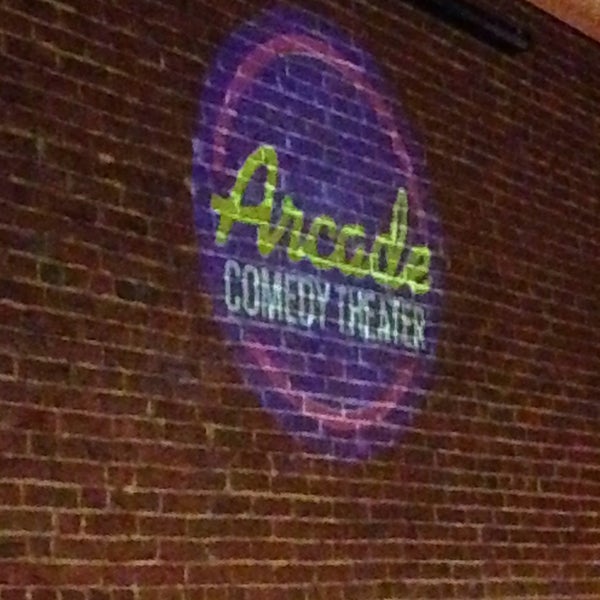 Foto tirada no(a) Arcade Comedy Theater por Adam N. em 8/30/2015