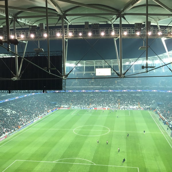 Photo taken at Tüpraş Stadyumu by Yasin H. on 11/21/2017