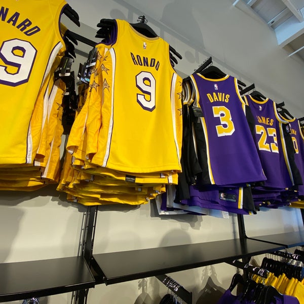 official lakers store