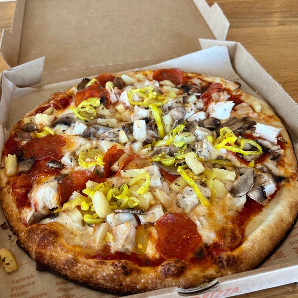 6/21/2022 tarihinde Adam P.ziyaretçi tarafından Blaze Pizza'de çekilen fotoğraf