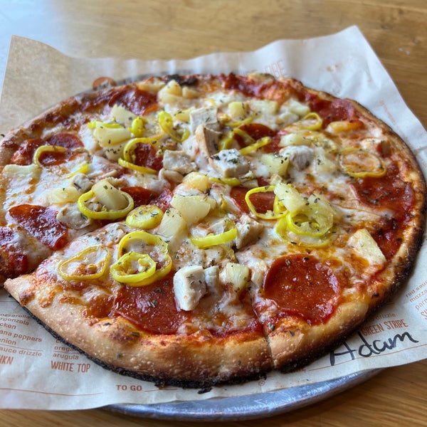 Foto tomada en Blaze Pizza  por Adam P. el 8/9/2022