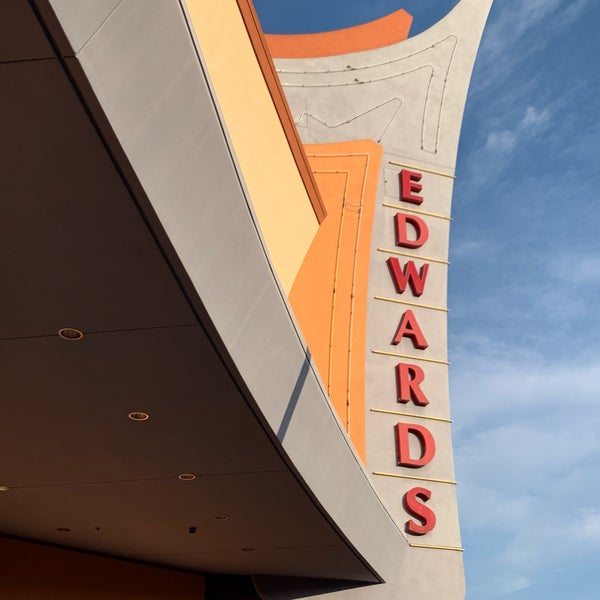 Regal Edwards Alhambra Renaissance & IMAX Alhambra, CA'da fotoğraflar