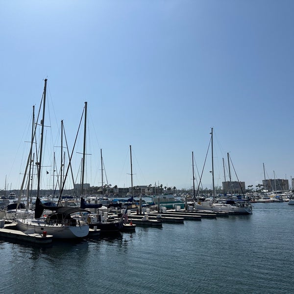 รูปภาพถ่ายที่ Marina del Rey Harbor โดย Adam P. เมื่อ 6/3/2023