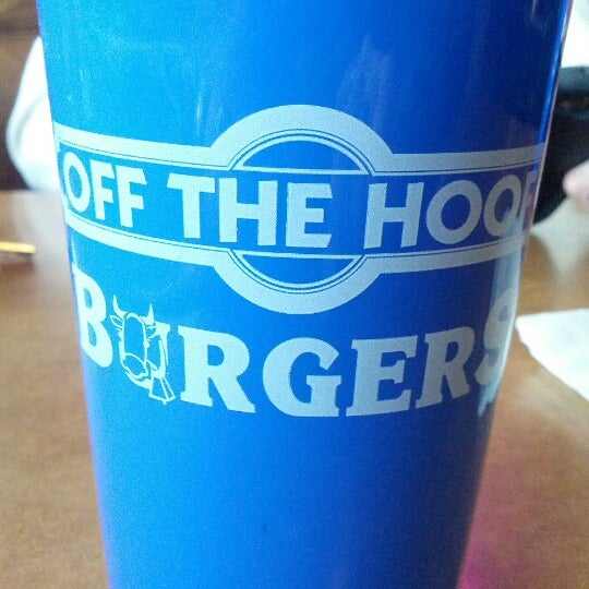 Foto diambil di Off the Hoof Burgers oleh Barkley N. pada 12/29/2012